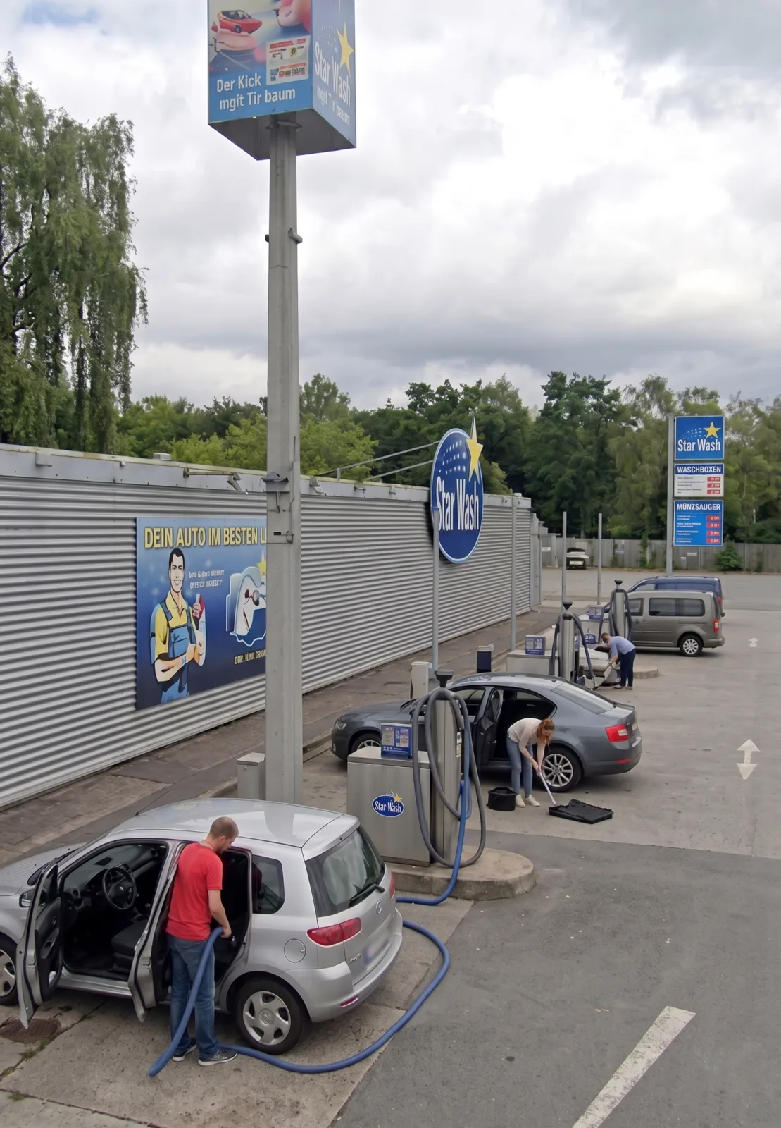 Saugerplätze an der Starwash Waschstraße Duisburg Berliner Straße