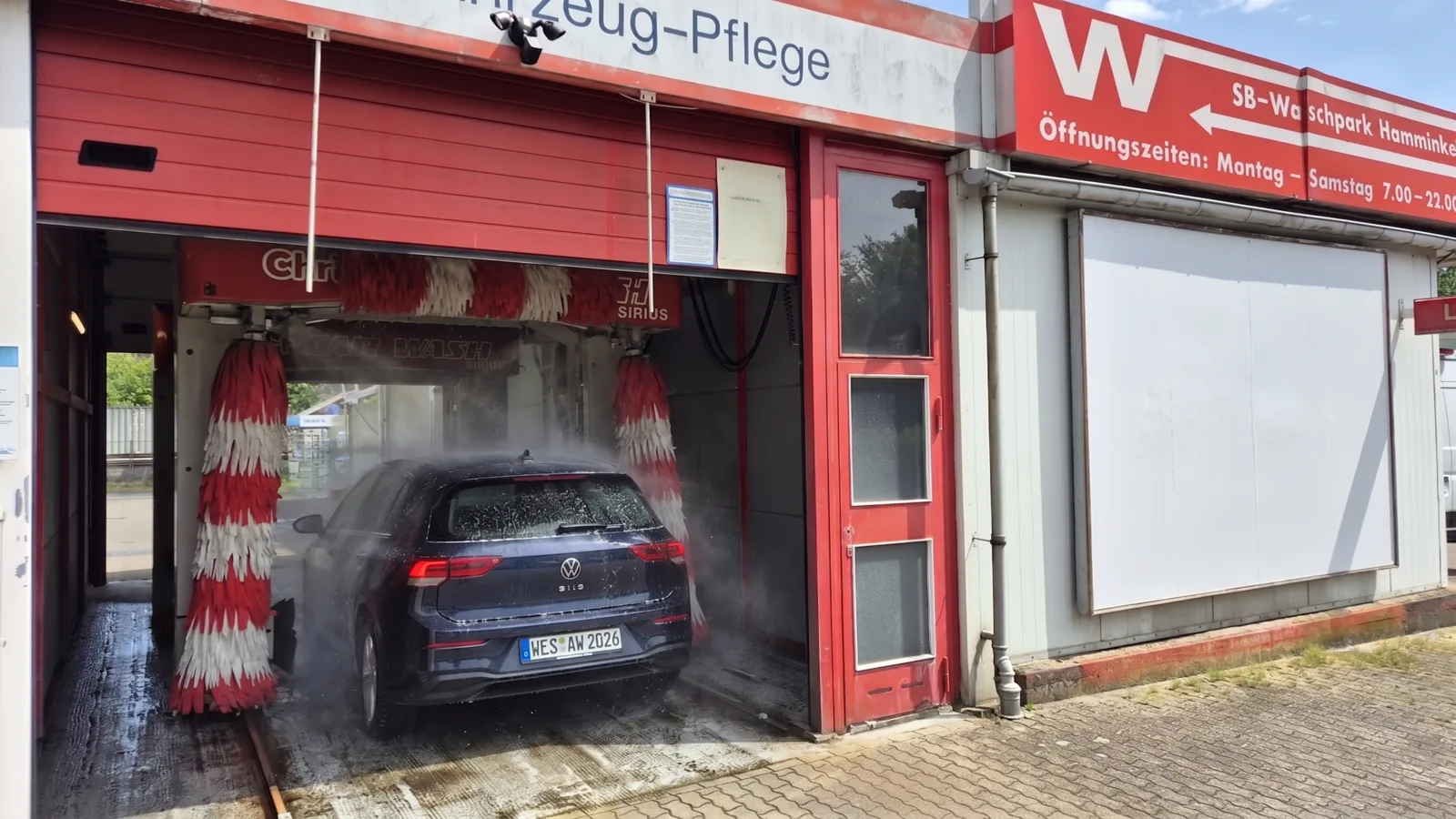 Portalwaschanlage und Waschtunnel am SB-Waschpark Hamminkeln